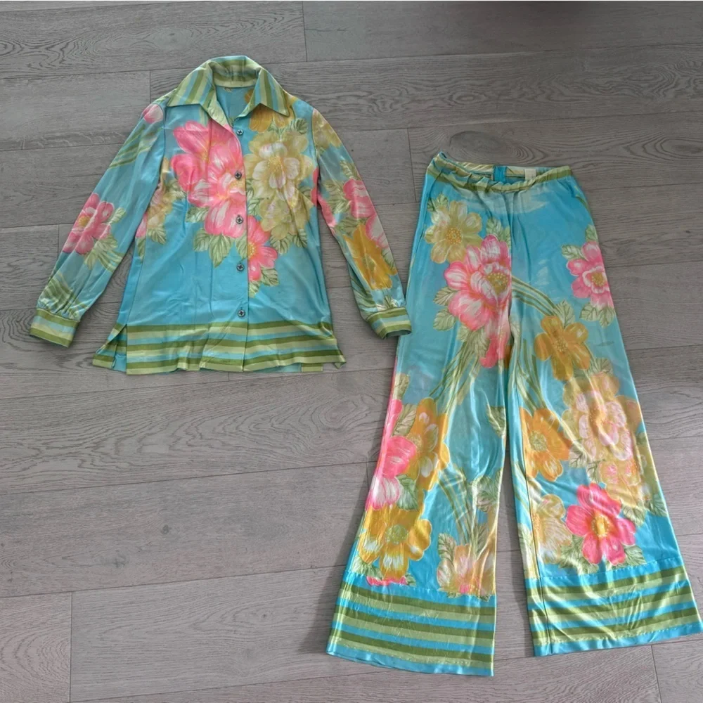 VINTAGE floral button down/pantsuit 60-70’s size small (see measurements) - Picture 1 of 15